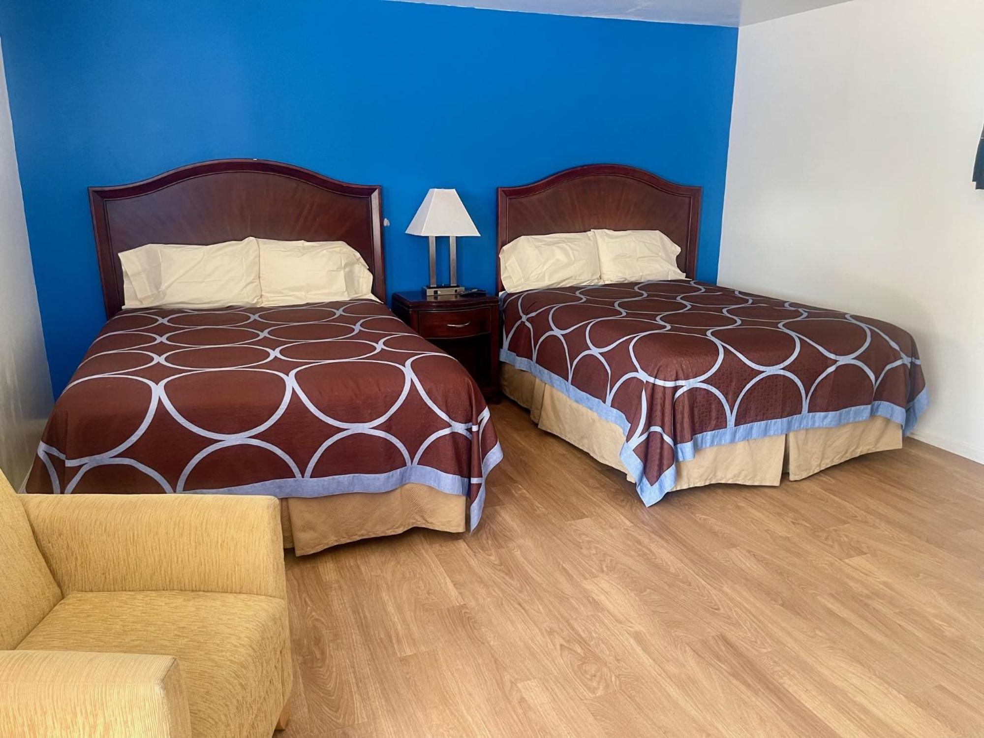 Rodeway Inn Flora Εξωτερικό φωτογραφία